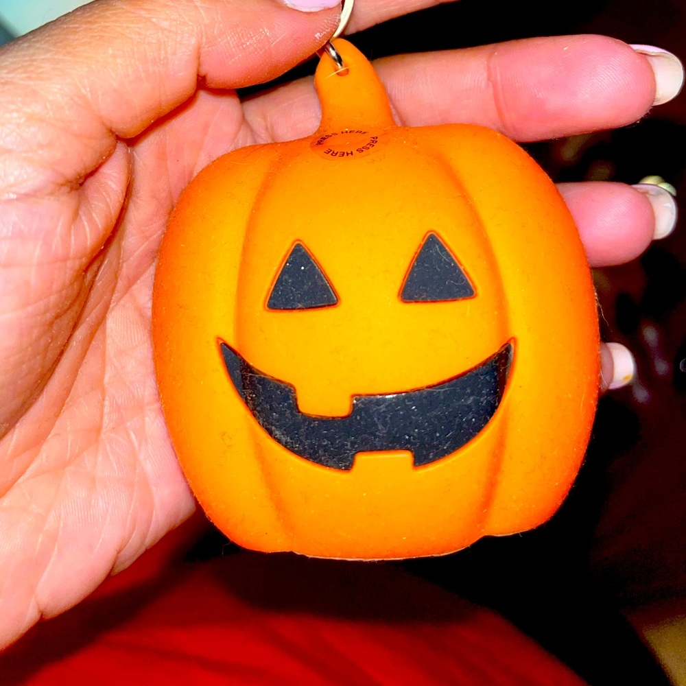 JACK O LANTERN HAND SANITIZER HOLDER BATH AND BODY WORKS
